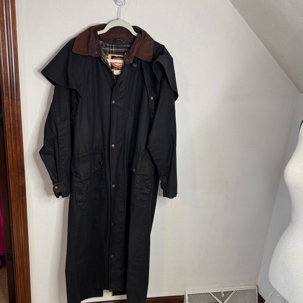 The Australian Outback Men's Oil Rubbed Black and Brown Coat Size Medium